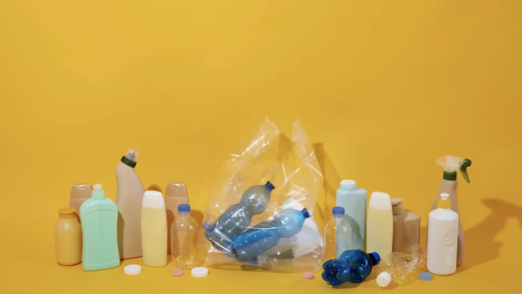 Enzim Pemecah Plastik: Harapan Baru dalam Mengatasi Masalah Sampah di Indonesia